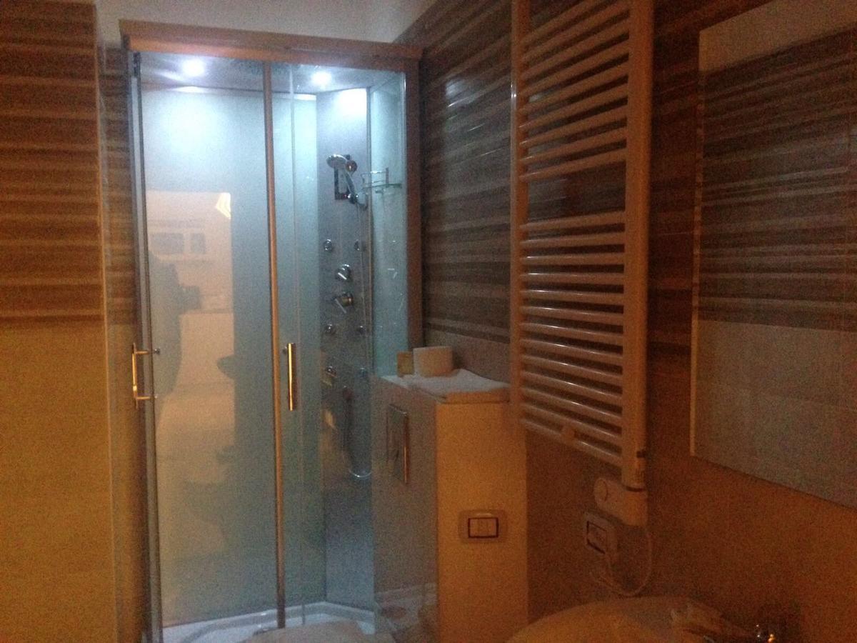 Casa Grace 2 Bed and Breakfast Bari Esterno foto